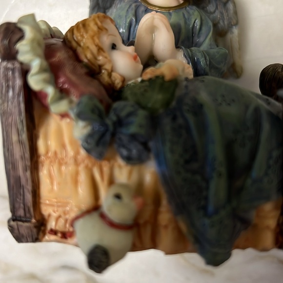 Beautiful Guardian Angel Figurine by Autom! - Picture 11 of 14